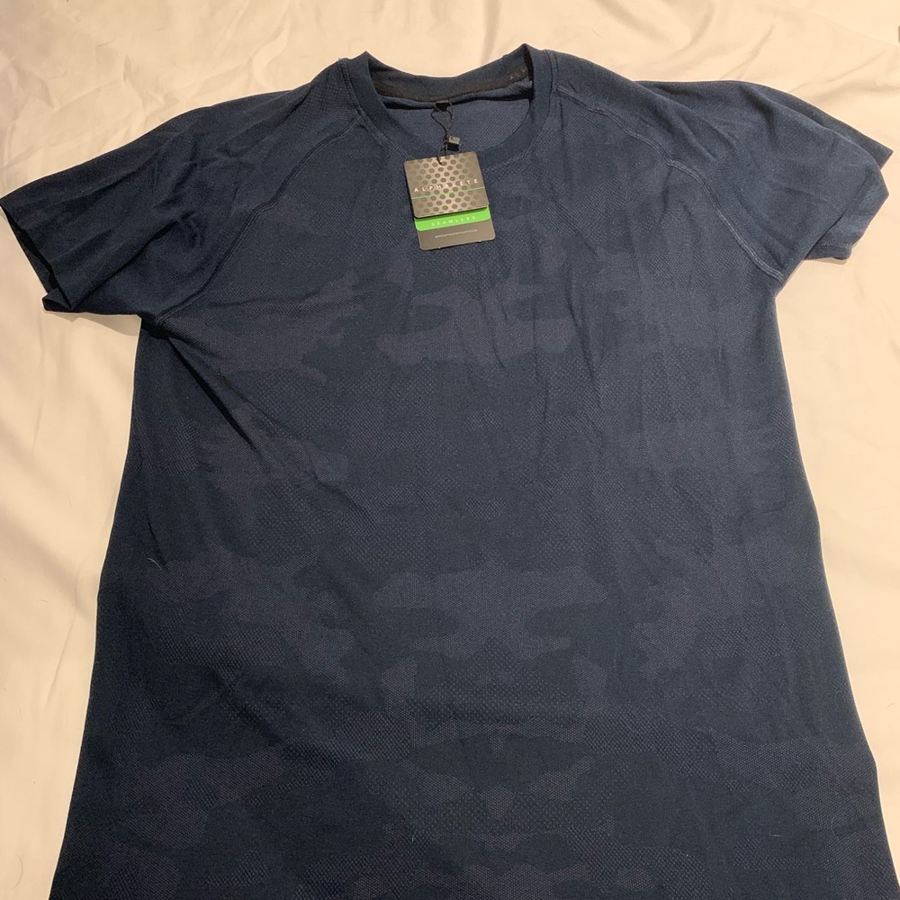 Alphalete men’s seamless blue camo T-shirt